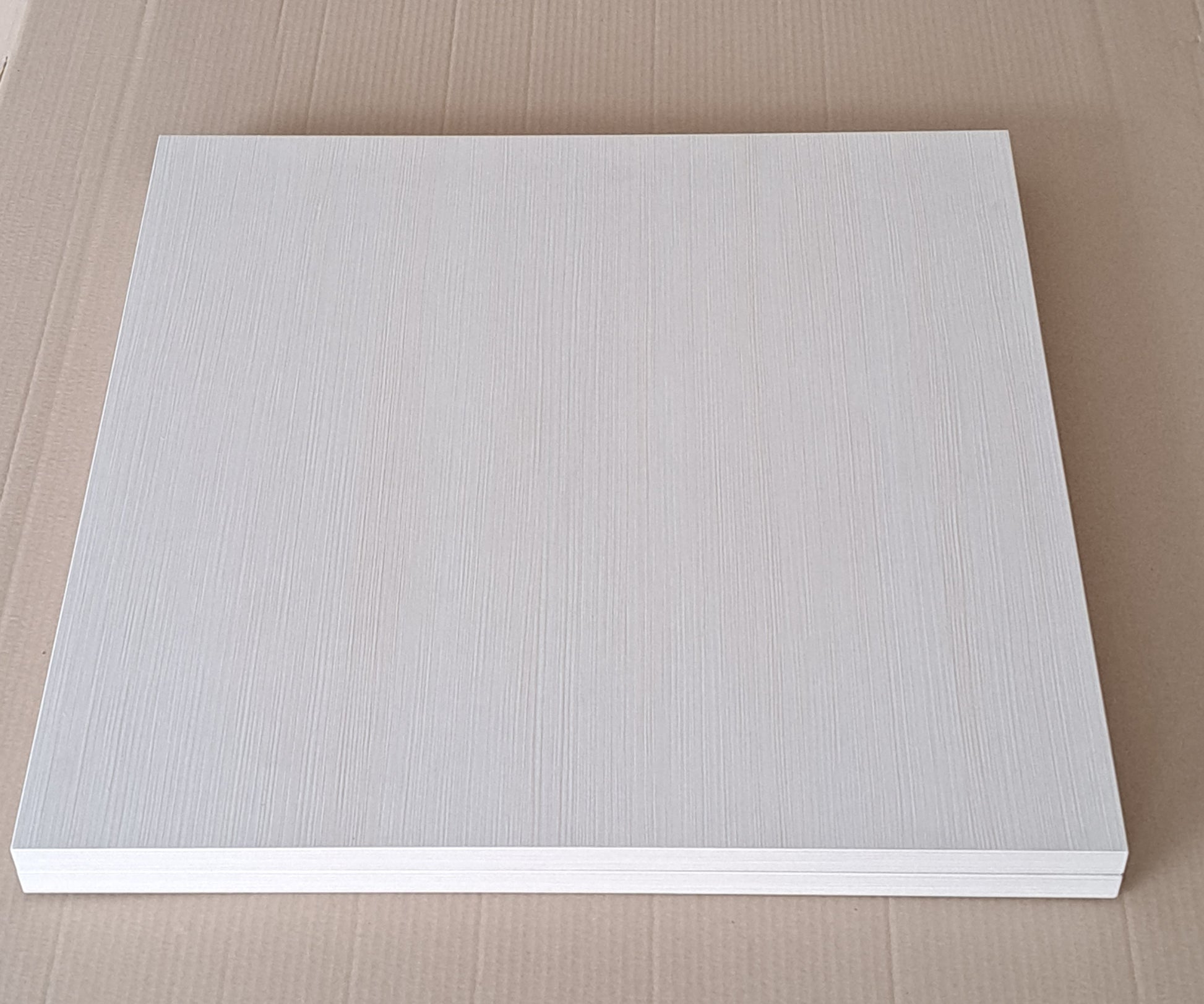 N.20 piano 70x70x2.5 melaminico bianco venato fine serie Don Tavoli Srl